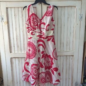 Amanda Lane, Red And White Floral Sleeveless Dress. Size 4